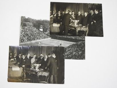 null Coupe Davis, 1928. Deux photos originales grand format. Le tirage au sort de...