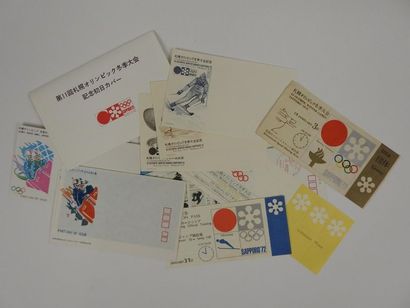 null Sapporo 1972, 17 pièces dont trois ensembles a : trois cartes postales officielles...