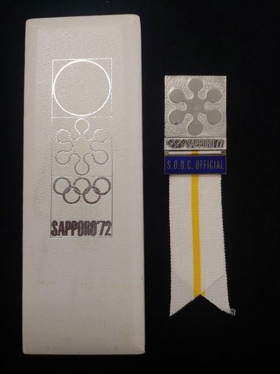 null Sapporo 1972, badge officel en métal argenté avec flocon pour SOOC Official...