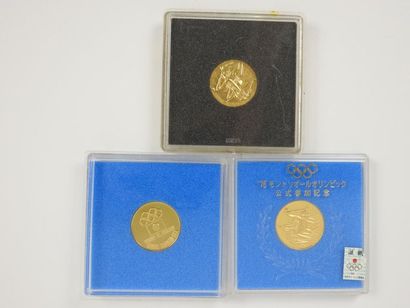 null Montréal 1976,petites médailles commémoratives, trois exemplaires dorés, avers...