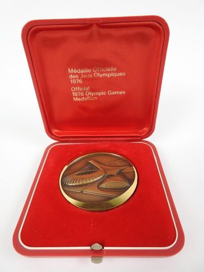 null Montréal 1976, Médaille de participant , métal doré diam. 5 cm chez Huguenin...