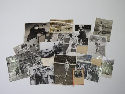 null Ensemble de 15 photos de presse originales sur les Jeux d'été (8) ou des champions...