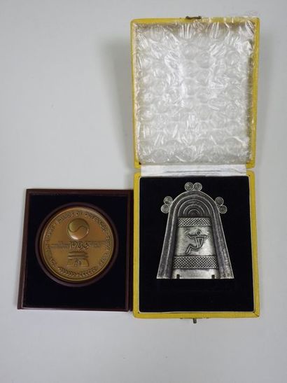 null 1987, médaille commémorative de l'anniversaire de Tokyo, cloche en métal argenté,...