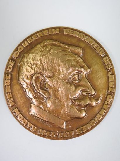 null Coubertin. Médaille de Marie Pierre Quérolle. Avers : Baron Pierre de Coubertin...