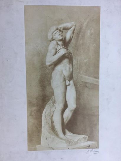 null BALDUS (Edouard): Photographie originale d'une sculpture représentant un homme...