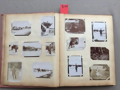 null MILITARIA - Album de photographies originales montées dans un album de cartes...