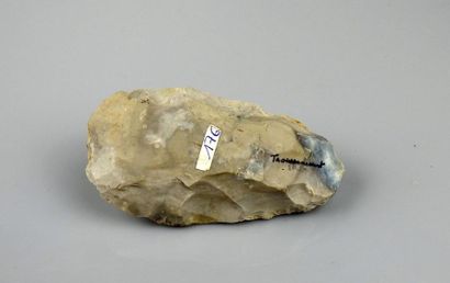 null Hache taillée provenant du site de Troussancourt (oise)

Silex gris 9.5 cm

France...
