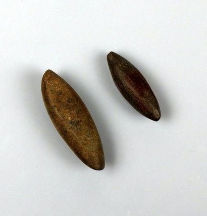 null Deux balles de fronde

Pierre 4.1 et 5.3 cm

Préhistoire, probablement Afrique...