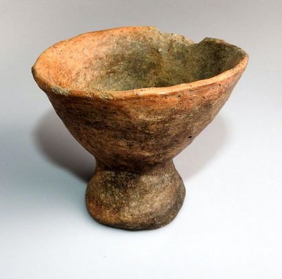 null Vase diabolo à col ouvert

Terre cuite 7,7 cm

Protohistoire européenne Allemagne...