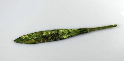 null Grande pointe de flèche à pédoncule

Bronze 10 cm

Protohistoire Age du fer