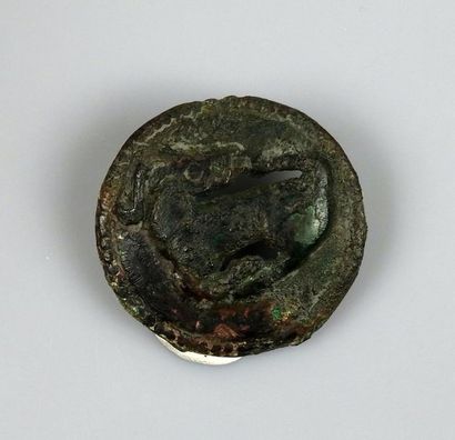 null Boucle représentant un capridé

Bronze 3.6 cm

Luristan Ier millénaire avant...