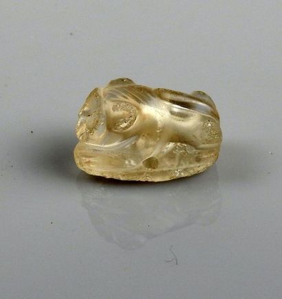 null Amulette représentant un lion

Cristal de roche 2.3 cm manque

Egypte Basse...