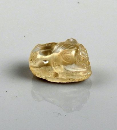 null Amulette représentant un lion

Cristal de roche 2.3 cm manque

Egypte Basse...