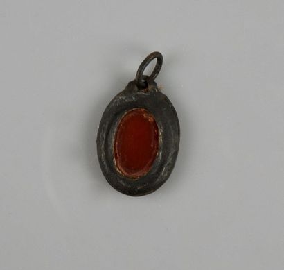 null Antique intaglio in carnelian.Antique frame.
Roman style.
LT :approx 3cm.