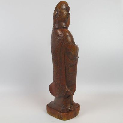 Asie. Chine. Grande statuette de GuanYin debout tenant le sceptre RouYi. Stéatite...