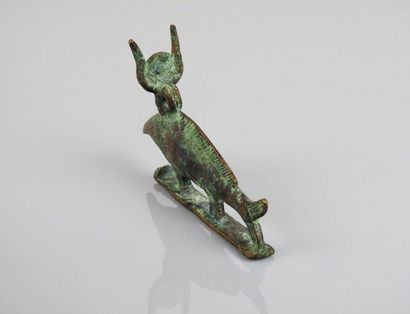 null Oxyrhynchus fish wearing a hathoric crown.
Bronze.Ptolemaic period.
L :12cm...