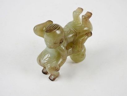 null Enfants acrobates.
Symbolisant la fertilité.Jade néphrite.8X8cm.Chine.XIXès...