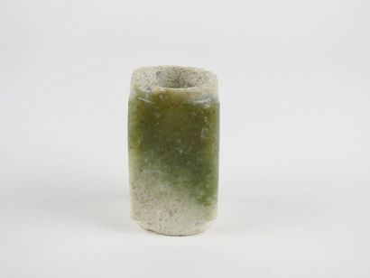 null Prisme Cong en jade altéré,objet cosmogonique qui est symbole ésotérique de...