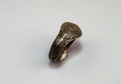 null Magic ring with enigmatic symbols Silver Inner diameter 1.9 cm
Islamic peri...
