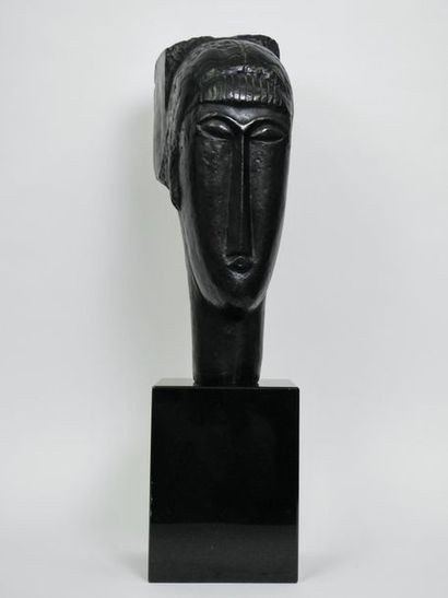 null Amedeo Modigliani (1884-1920), d’après
Tête de jeune fille à la frange
Bronze...