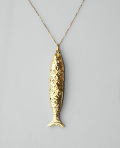 null Baptismal chain and pendant in the shape of an articulated fish in yellow gold,...