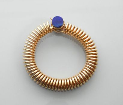 null Joli bracelet formé d'un fil d'or, 750 MM, dessinant un ressort semi-rigide,...