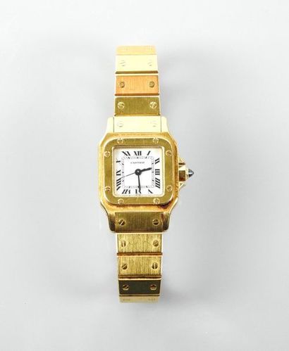 null CARTIER, Bracelet montre en or jaune, 750 MM, modèle Santos carré, mouvement...