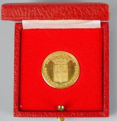 null Médaille de Saint Georges espagnole en or 18K

Diam 2,9 cm

Poids 10;11 grammes

Dans...