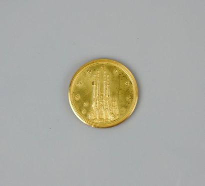 null Médaille Sacrada Familia en or 18K

Diam 2,9 cm

Poids 17,55 gr