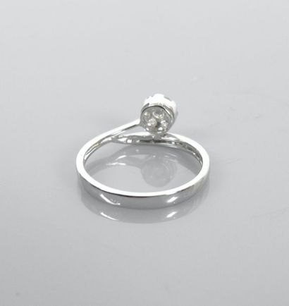 null Ring in white gold, 750 MM, set with diamonds, total about 0.30 carat, size:...