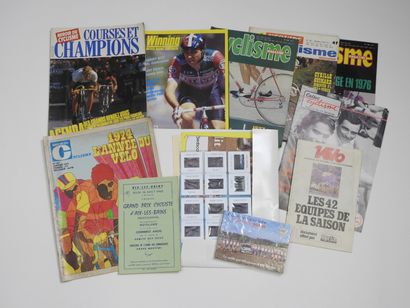 null Cyclisme. 10 revues ou dossiers de presse : a) Cyclisme magazine n°35 105/106...