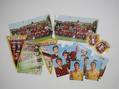 null Football. Milan AC. a) 30 cartes photos couleurs dont certaines en double avec...