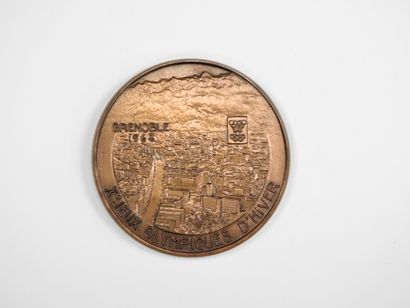 null Jeux Olympqiues. Grenoble. Médaille commémorative, ronde (Diam : 6,5) de participant...