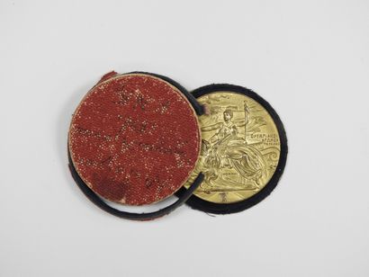 null Jeux Olympiques. 1896 (Athènes). Médaille de participant. Vermeil sur bronze....