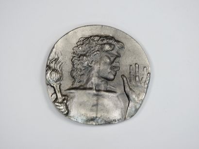 null Jeux Olympiques.. Rome. Médaille ronde (Diam : 10 cm) en métal argenté. Comité...