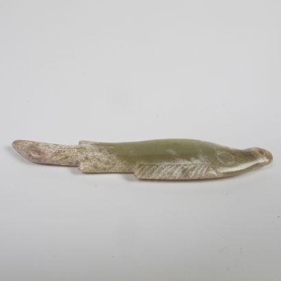 null Fin pendentif au poisson en jade. Néphrite céladon. L 8 cm. Chine. Possible...