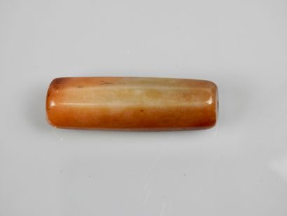 null Big pearl in cornelian.Persian.I-IIth millennium.L :6cm.