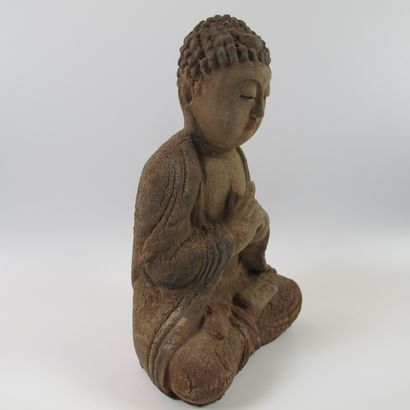 null Statuette en bois sculpté avec restes de polychromie, représentant Bouddha assis...