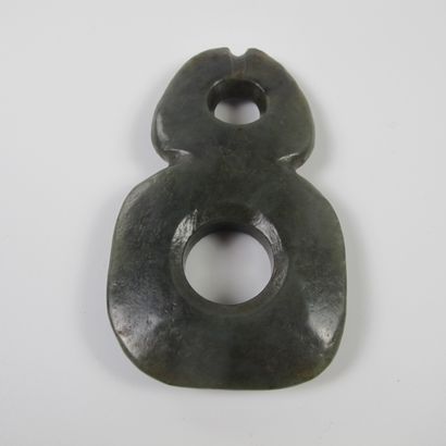 null Amulette talismanique en jade au double Bi. Néphrite. L env. 9 cm. Chine. Possible...