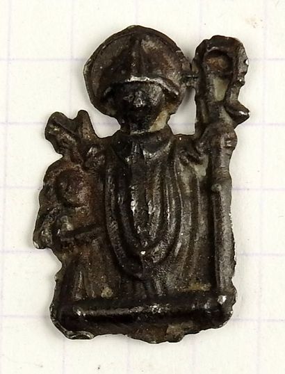 null Enseigne de pèlerinage représentant St Nicolas

Plomb étain 2.5 cm

XIV-XV ème...