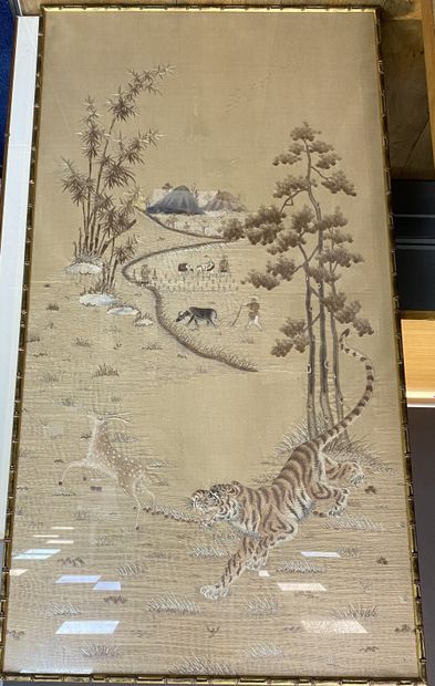 null 
Chine

Broderie

119 x 63 cm

