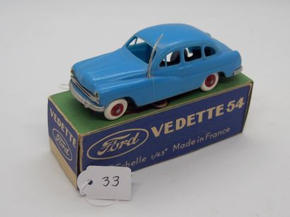 null NOREV - France - 1/43e - Plastique (1)

# 2 - FORD Vedette Bleu vif

Plancher...