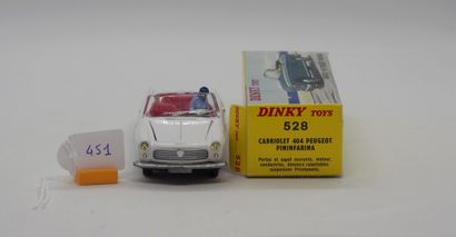 null DINKY TOYS - FRANCE - Métal (1)

- # 528 PEUGEOT 404 CABRIOLET

Blanche, intérieur...