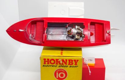  MECCANO - HORNBY - Great Britain - Plastic (1) 
ELECTRIC DINGHY "CAPRI" 
Red and...