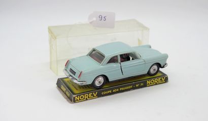 null NOREV - France - 1/43rd - Plastic (1)

# 71 PEUGEOT 404 COUPE

Gray-pale blue....