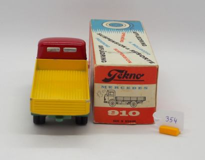 null TEKNO - DENMARK - Metal (1)

# 910 MERCEDES LP 322 DROPSIDE TRAY

Red cab, yellow...
