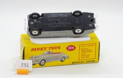 null DINKY TOYS - Great Britain - Metal (1)

# 194 - BENTLEY CONVERTIBLE

Light grey,...