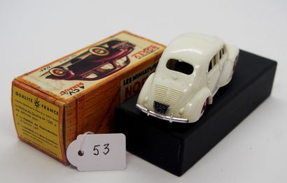 null NOREV - France - 1/43rd - Plastic (1)

UNUSUAL COLOUR

- # 17 - 4 HP RENAULT

1962...