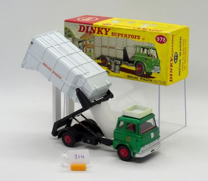 null DINKY TOYS - Great Britain - Metal/Plastic (1)

# 978 BEDFORD TK HOUSEHOLD BENEFITS

First...