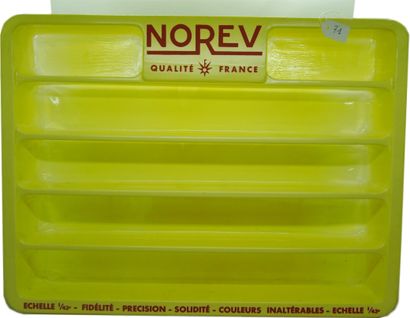 null NOREV - France - 1/43e - Plastique (1)

RARE

PRESENTOIR "NOREVISION" GARNI...